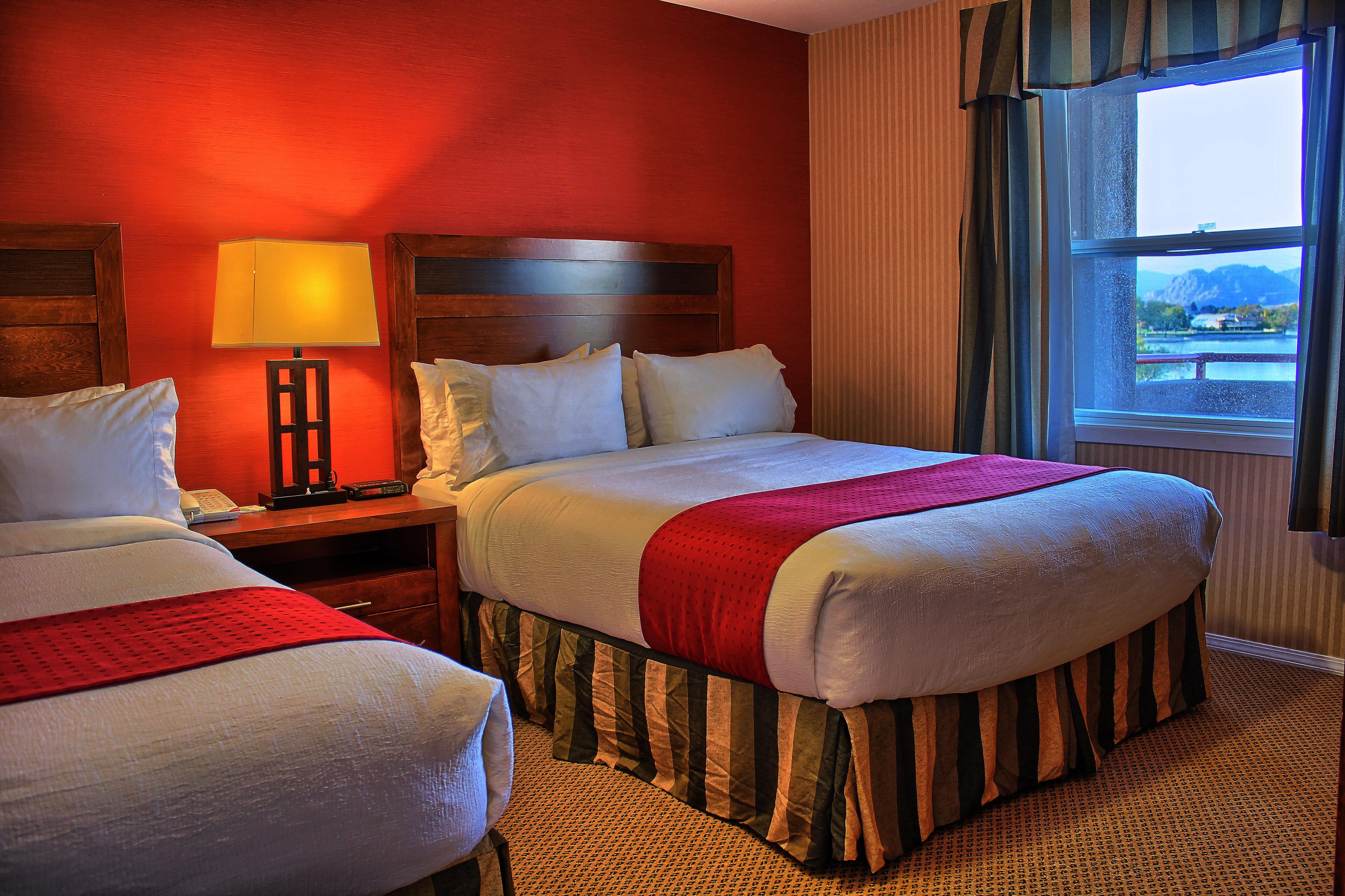 Holiday Inn Hotel & Suites Osoyoos By Ihg Exterior photo