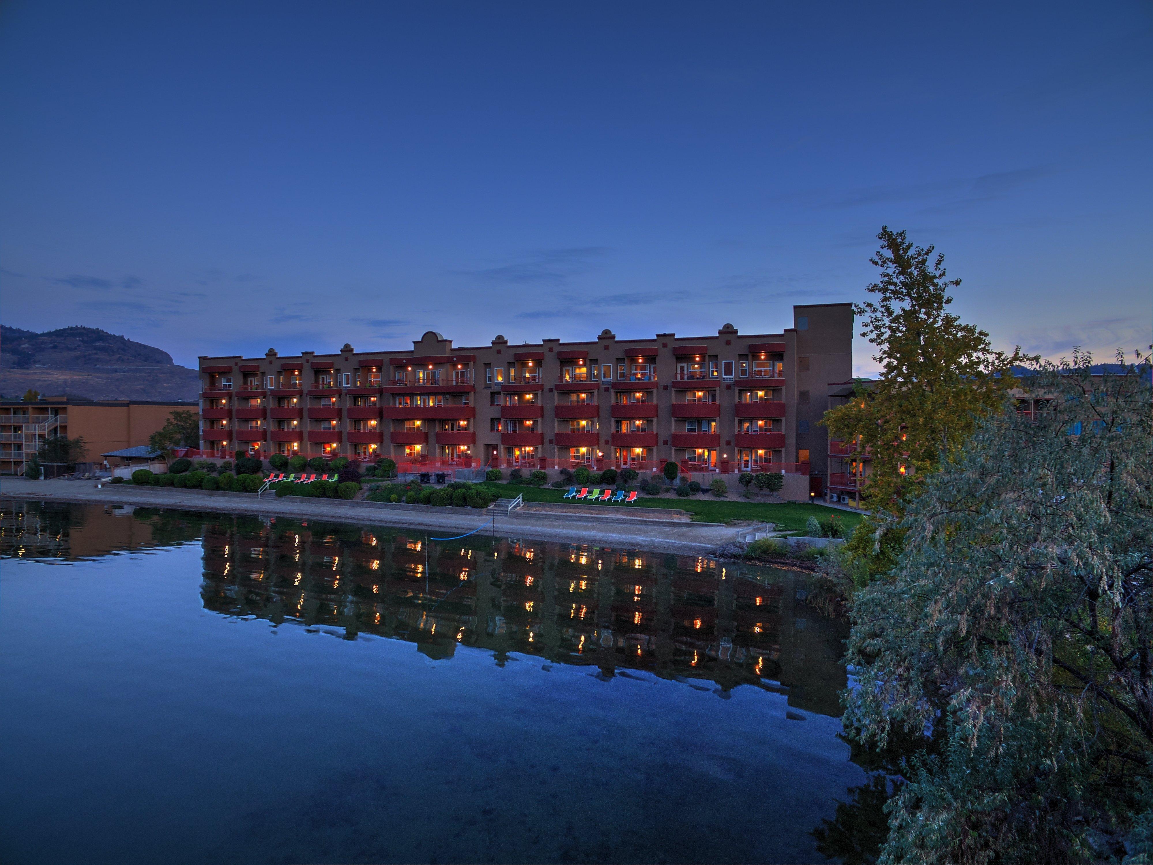 Holiday Inn Hotel & Suites Osoyoos By Ihg Exterior photo