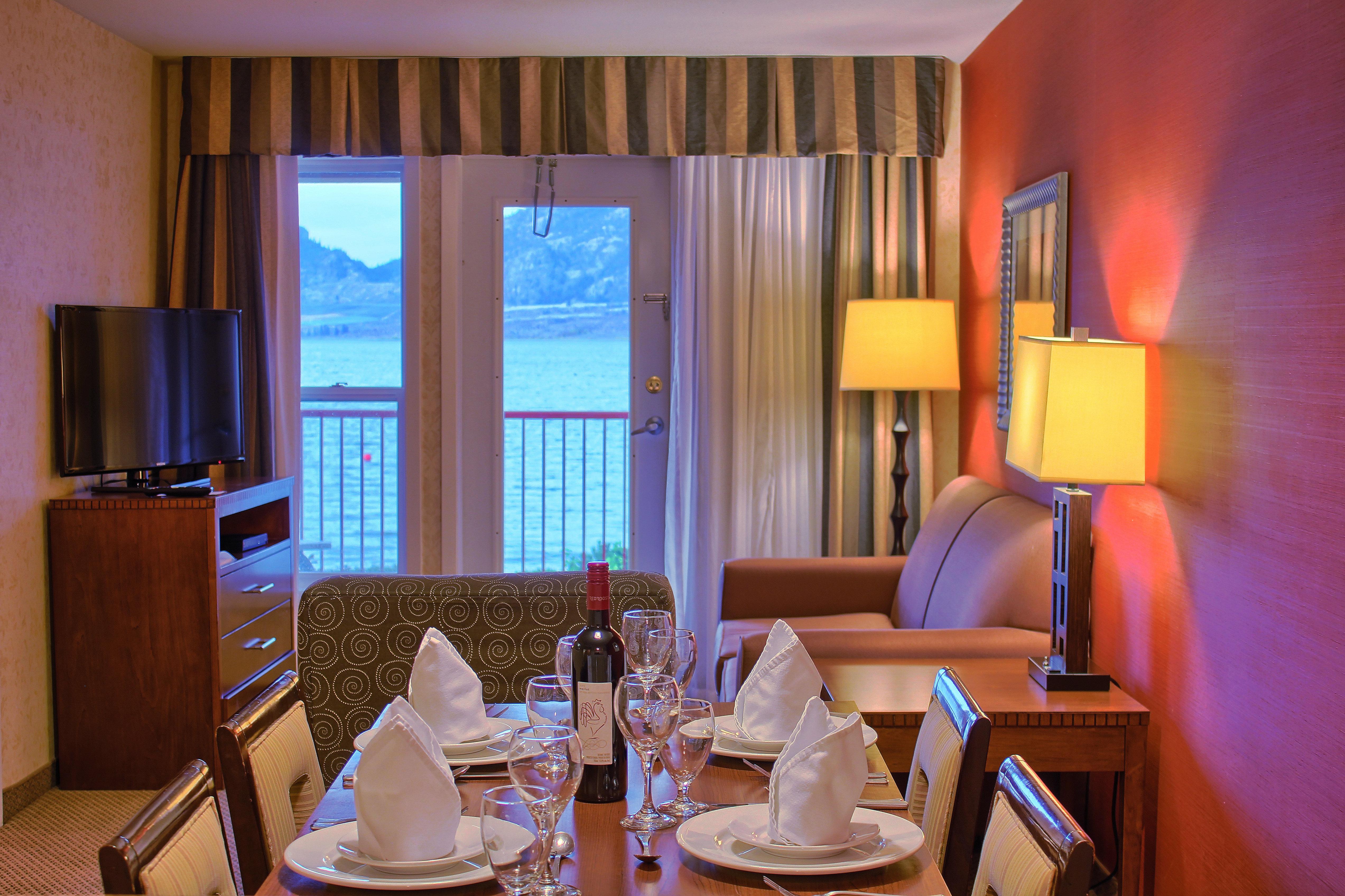 Holiday Inn Hotel & Suites Osoyoos By Ihg Exterior photo