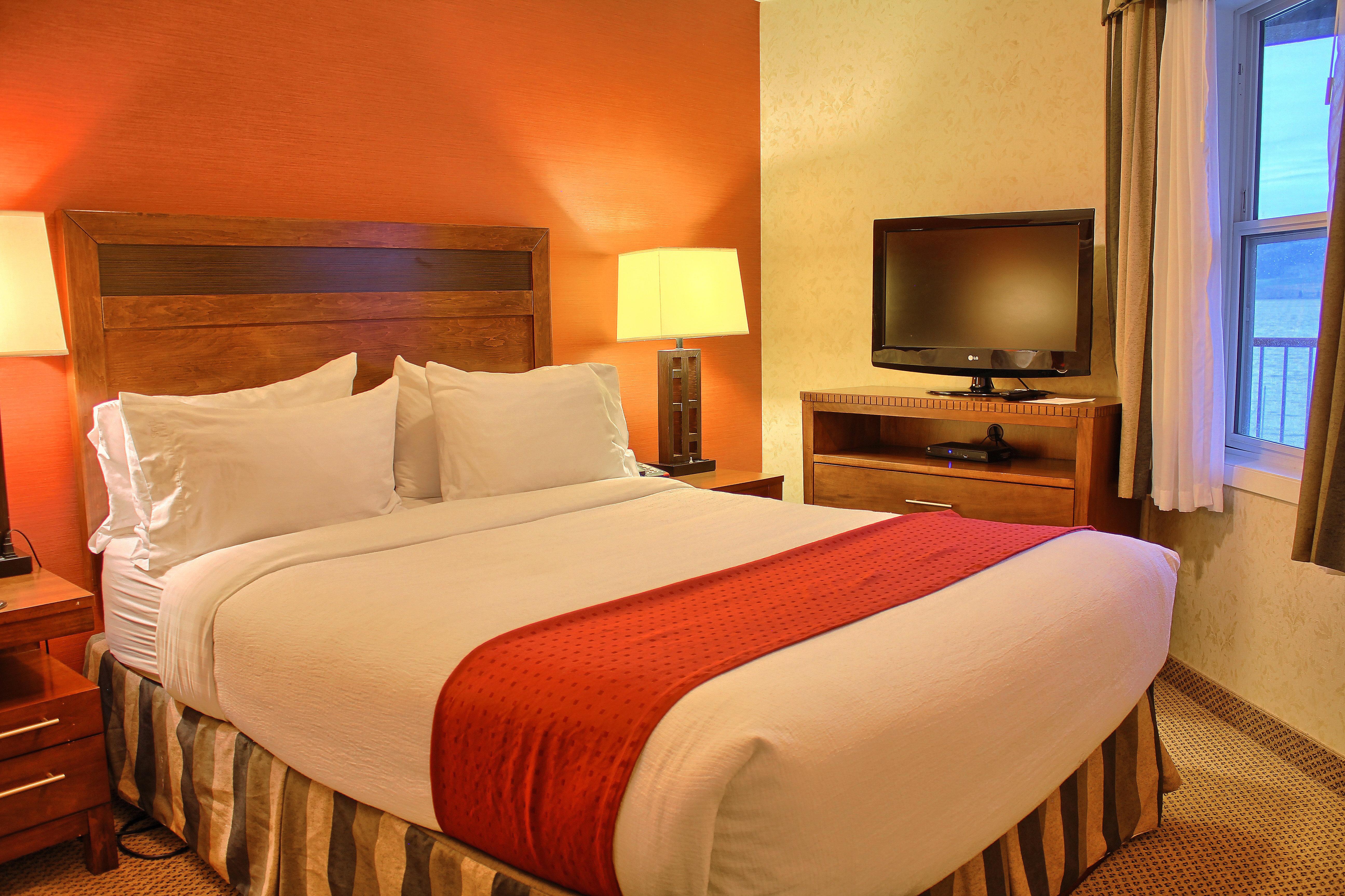 Holiday Inn Hotel & Suites Osoyoos By Ihg Exterior photo