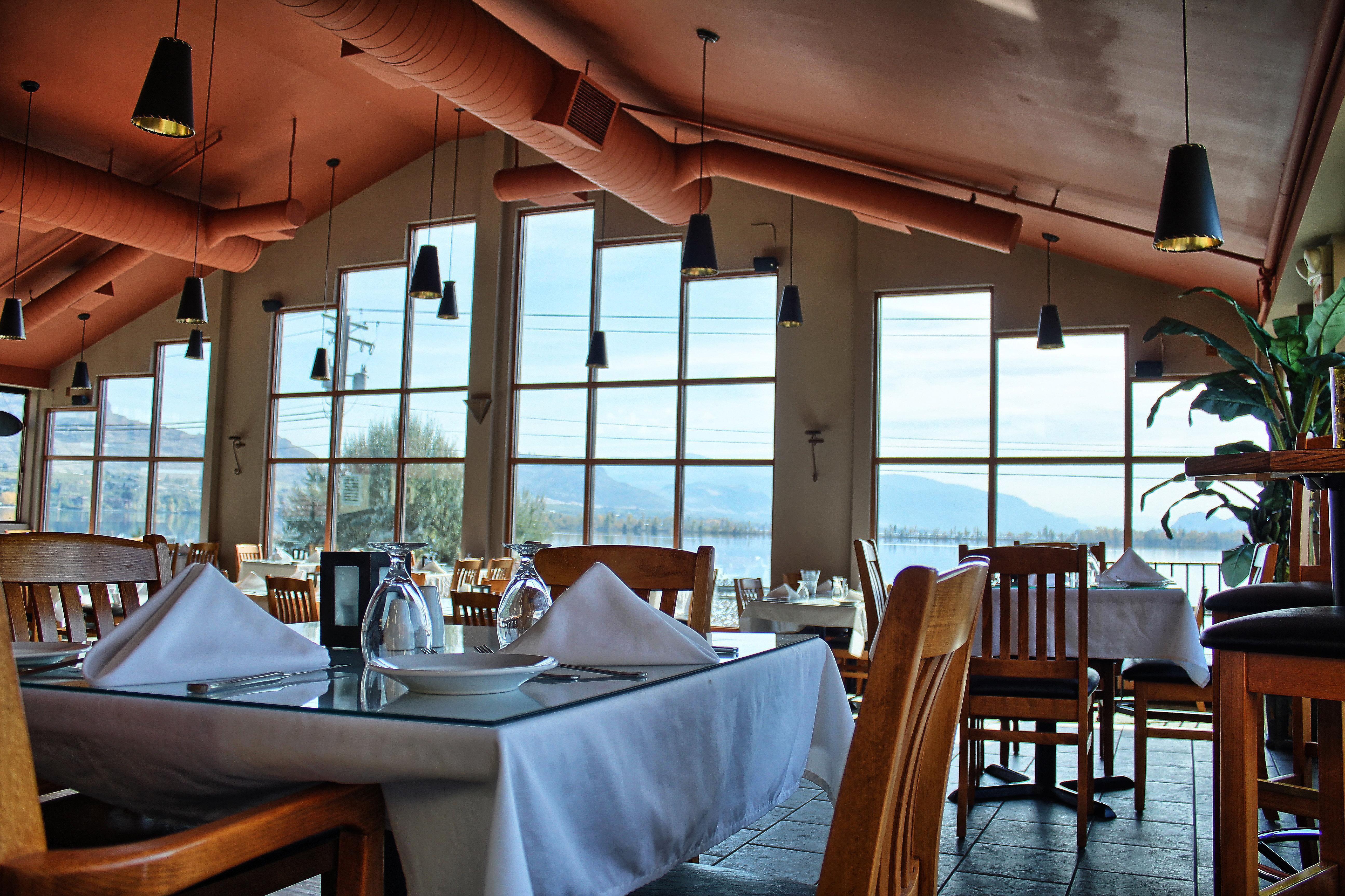 Holiday Inn Hotel & Suites Osoyoos By Ihg Exterior photo