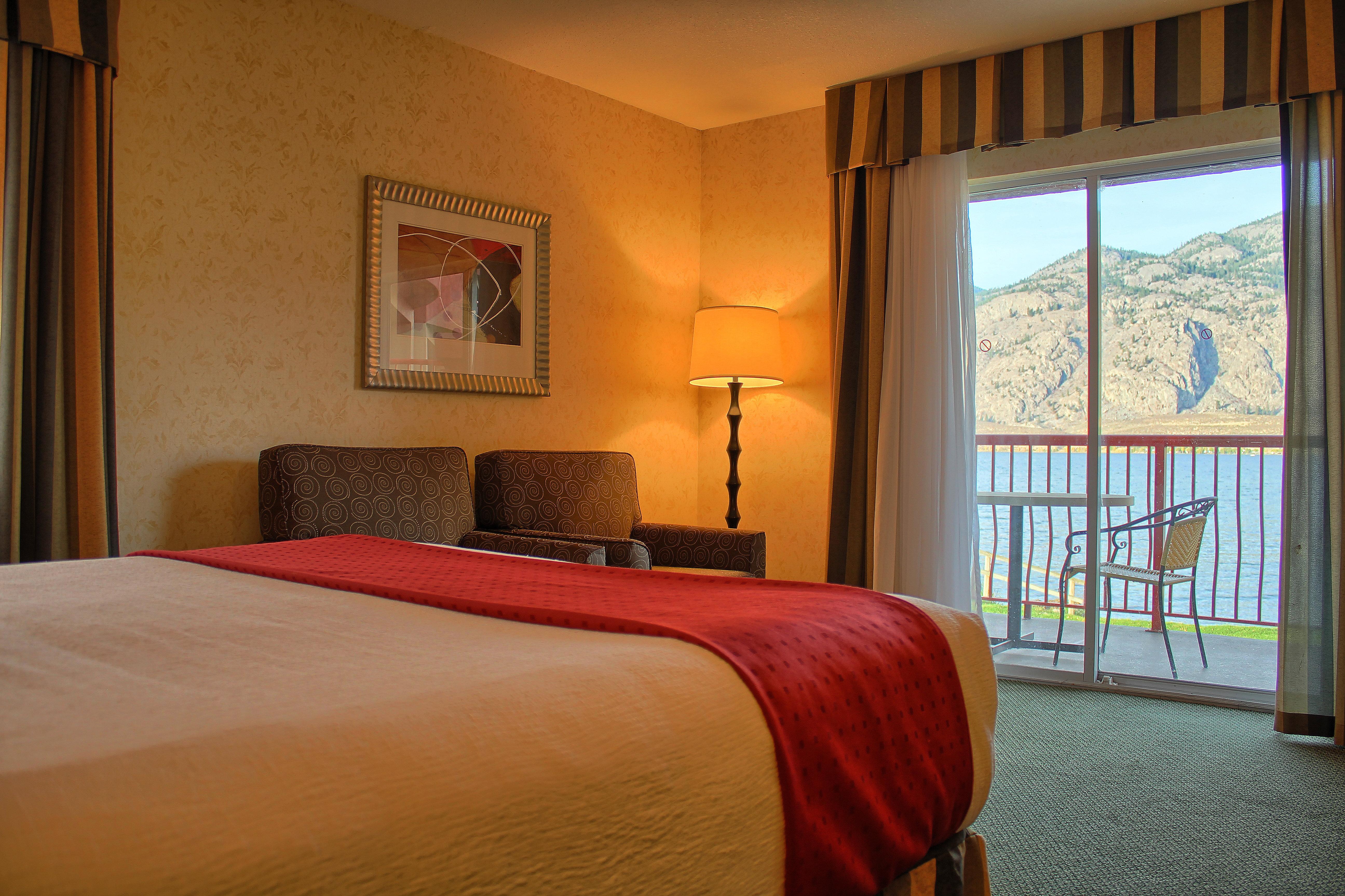 Holiday Inn Hotel & Suites Osoyoos By Ihg Exterior photo